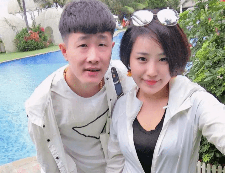 网红张二嫂直播,被频繁提示违规,喊话平台:合同还有