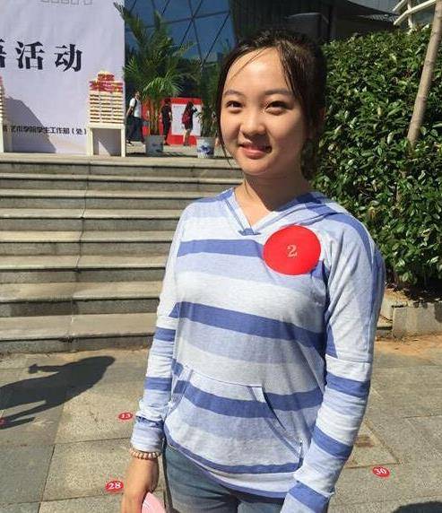 原创林妙可与父亲罕见合影林爸爸撞脸黄贯中她调皮曝老爸心理年龄