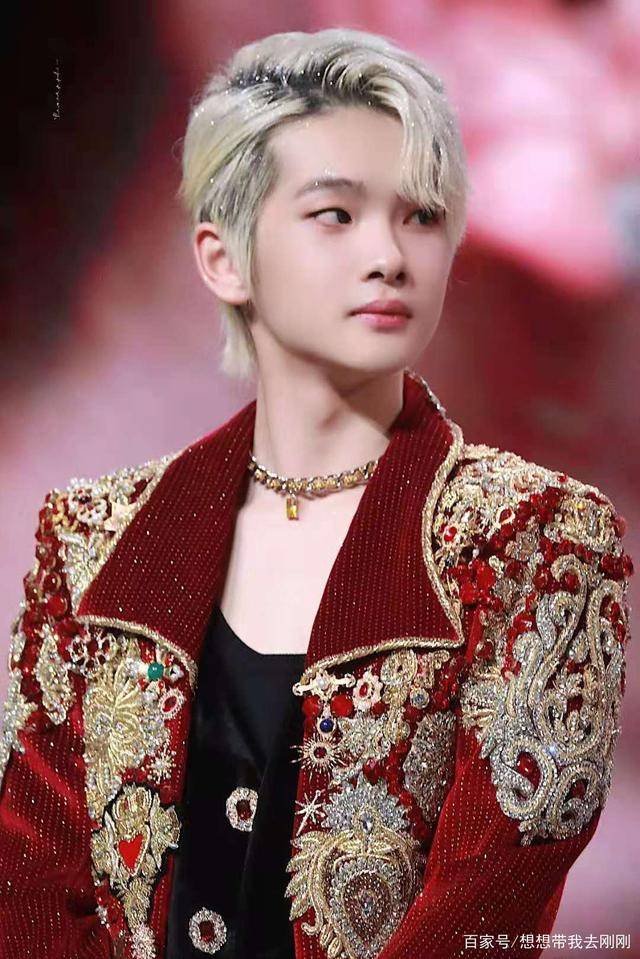 周震南参加《创造营2022》以c位出道,可以说事业是