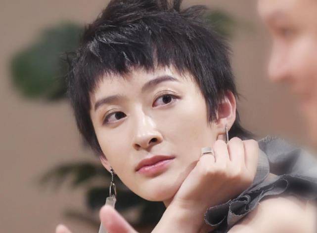 曾轶可已经31岁了,如今她不算很红,也还没有结婚.