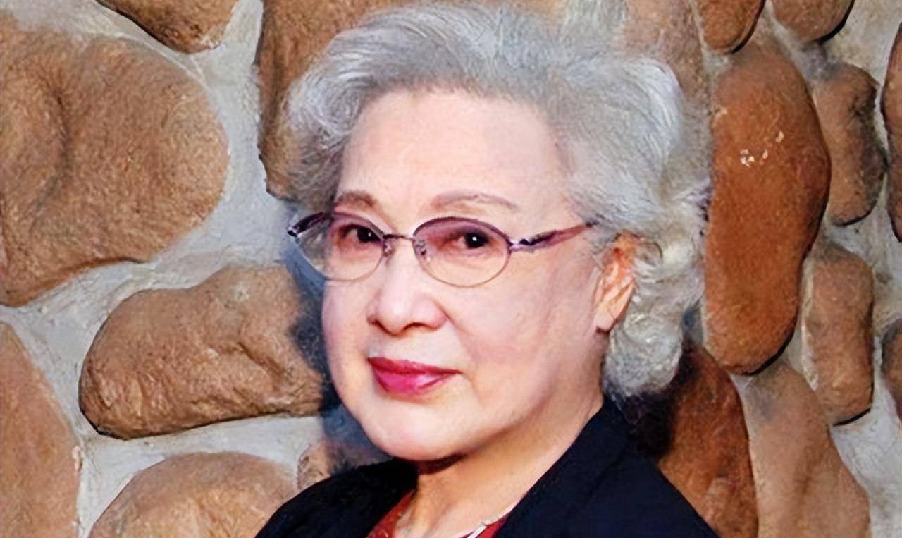 原创秦怡谦虚一生孟美岐却自诩演艺界老人流量明星们该醒醒了