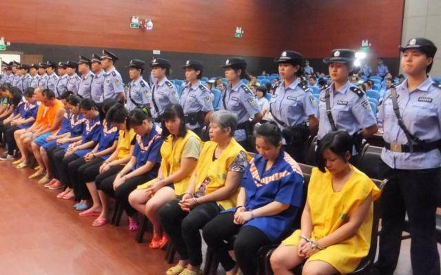 人贩子"梅姨"最新画像,预防孩子被拐卖的前提,就是辨别人贩子_家长