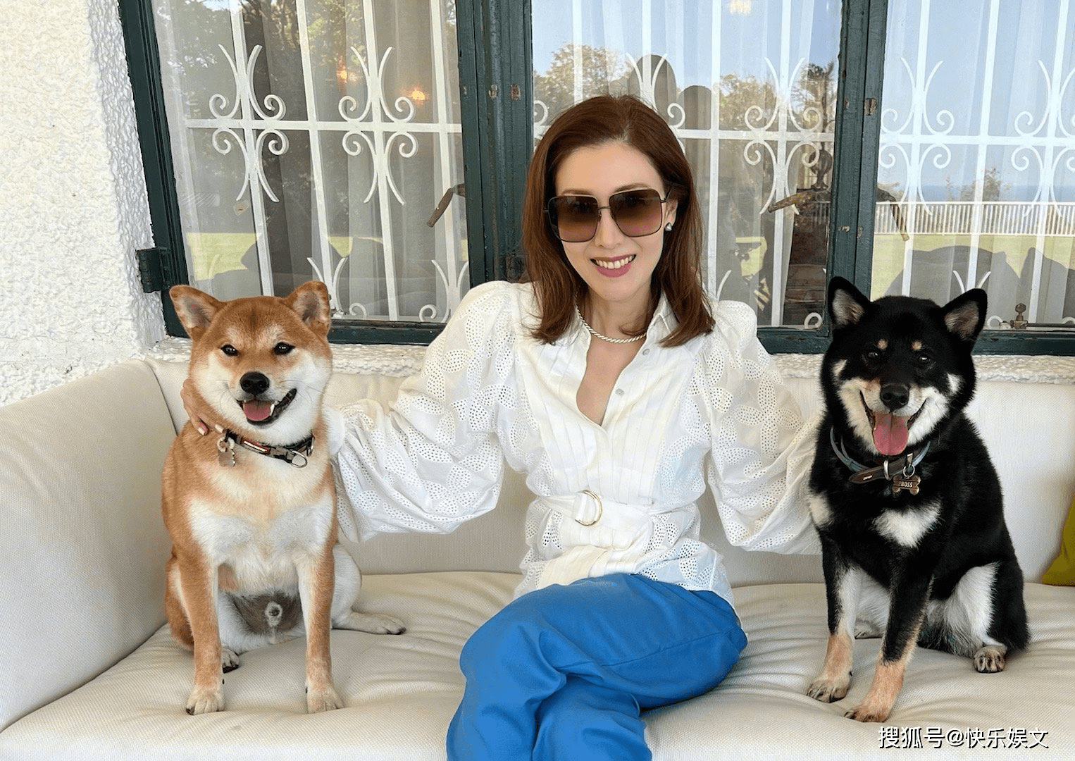 52岁李嘉欣现身美国!开游艇出海心情大好,病愈后身材发福耐看