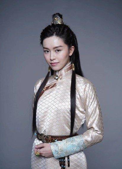 其中,31岁的文咏珊将饰演女主角赵敏,同时林峯饰演张无忌,古天乐饰演