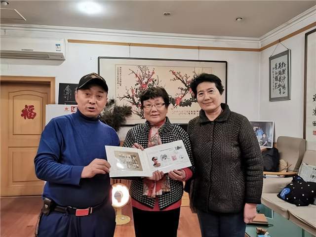 这次拜访军品大王李长东是和张思德的战友陈耀的女儿陈平一起去的.