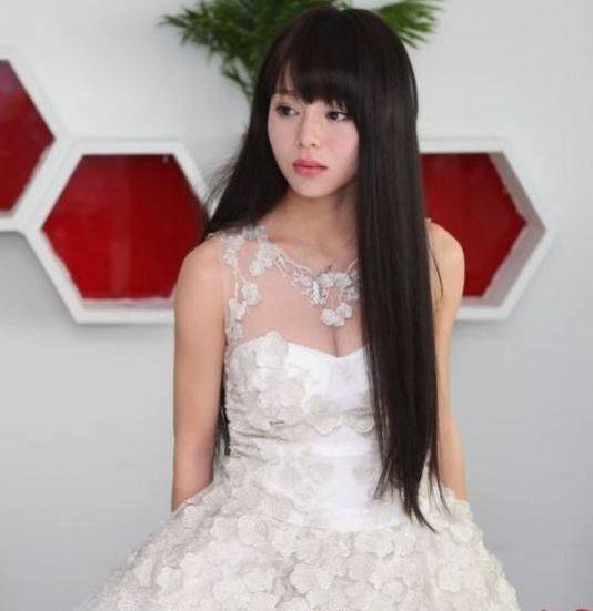 中的两大性感美女, 一个变女王,另一个却高开低走_王李_丹妮_莫绮雯