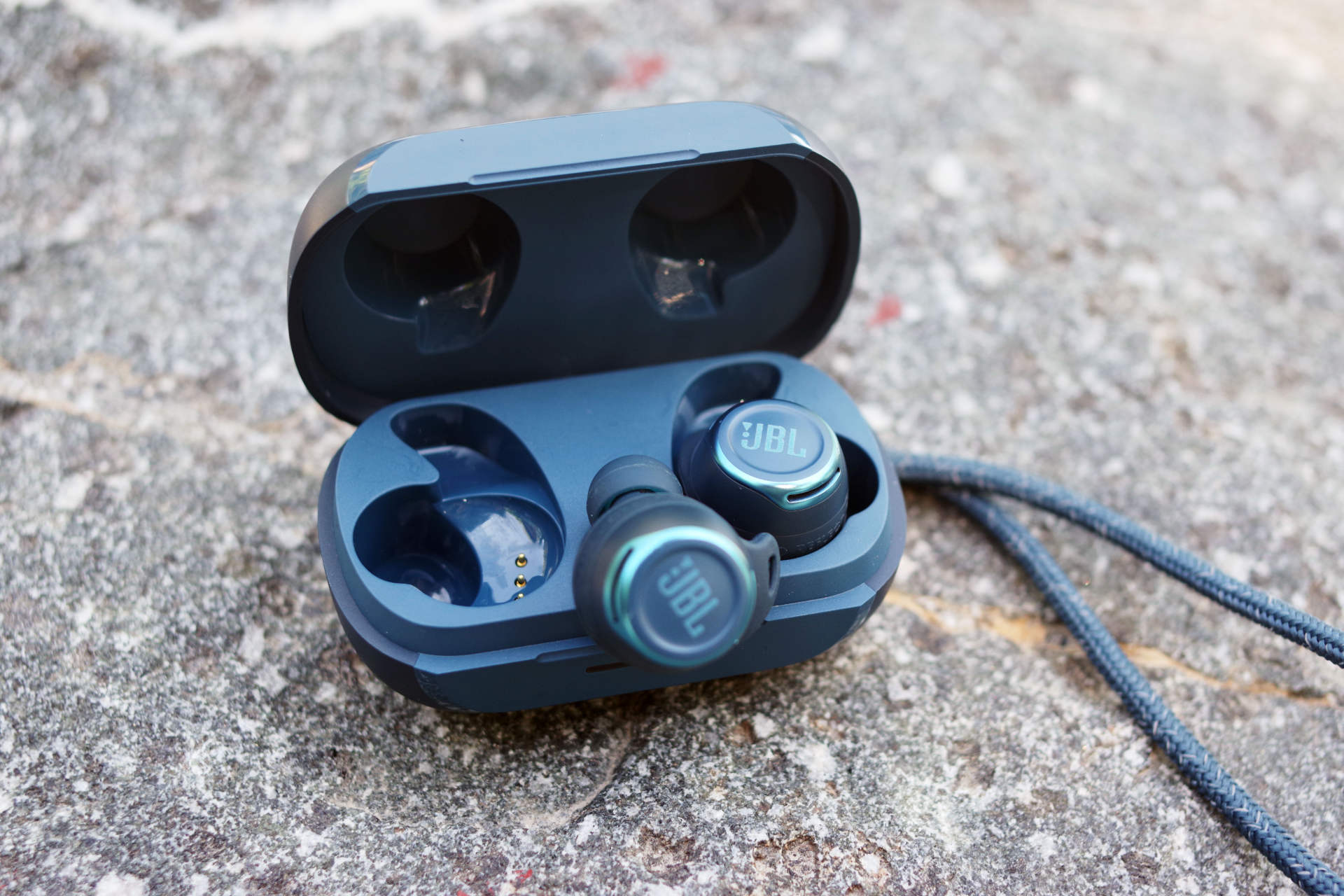 主动降噪无线充电jblreflectflowpro耳机不二的选择