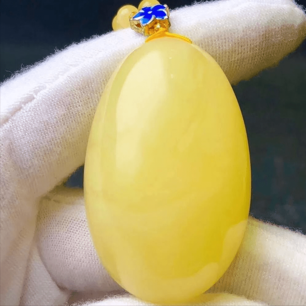 蜜蜡品种如何挑柠檬黄蜜蜡适合年轻的你松岗琥珀