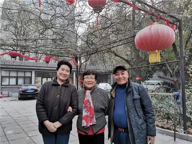 册这次拜访军品大王李长东是和张思德的战友陈耀的女儿陈平一起去的