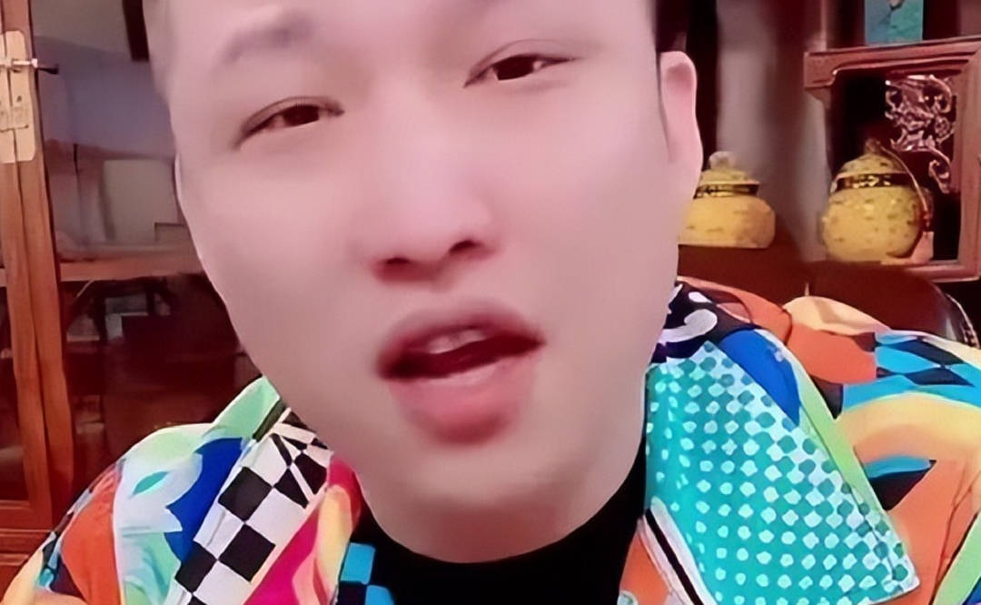 靠剧本套路爆火卖山寨手机遭官方点名二驴复出之路与辛巴很像