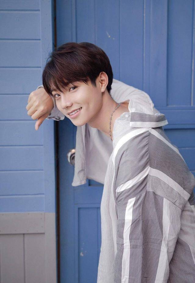 李振宁_黑色_偶像