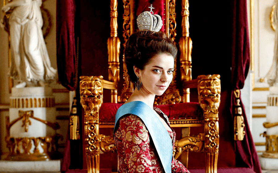 原创俄罗斯最壕女皇皇冠镶5000颗钻石珠宝能买下整个欧洲送情夫宫殿