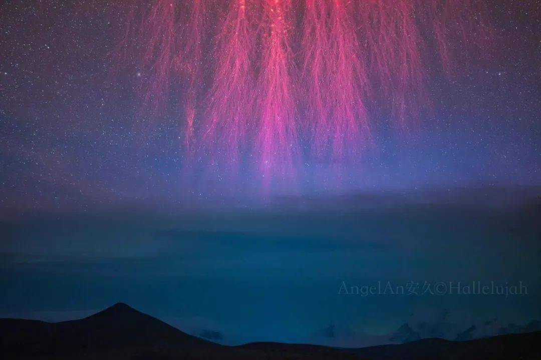 西藏超罕见巨大喷流,被赞为"宇宙最美烟花秀"_来源_龙卷风_董书畅