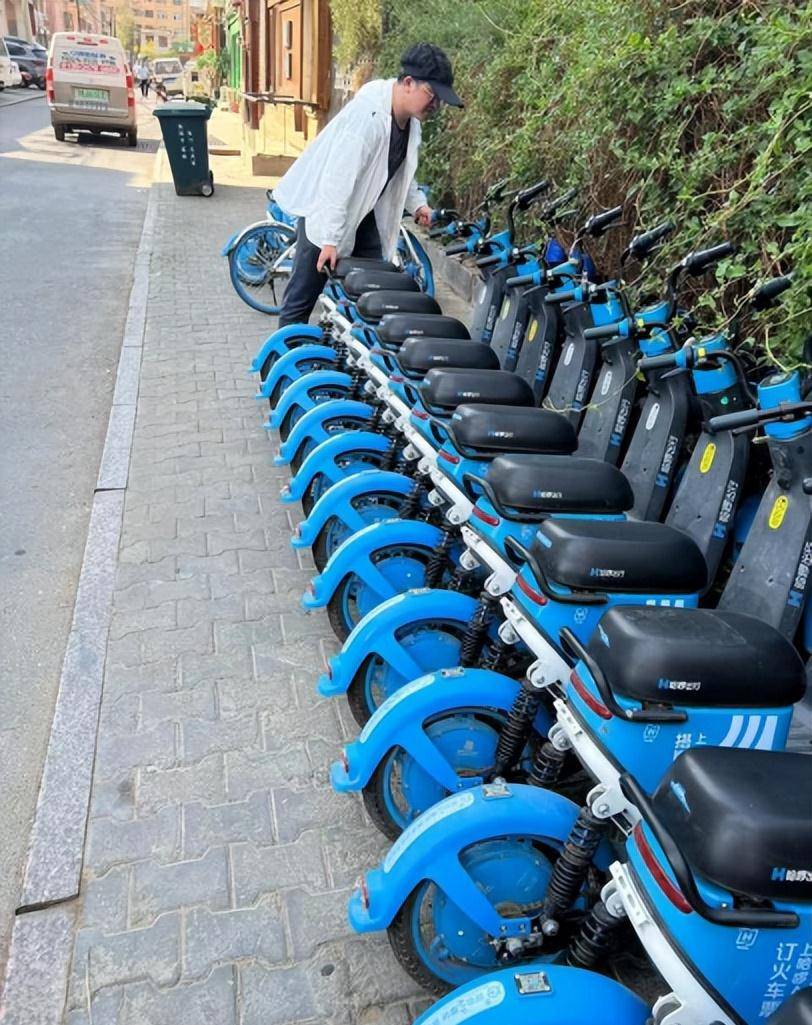 随后的9～10个月时间里,被美团收购的摩拜推出了共享助力车,哈啰助力