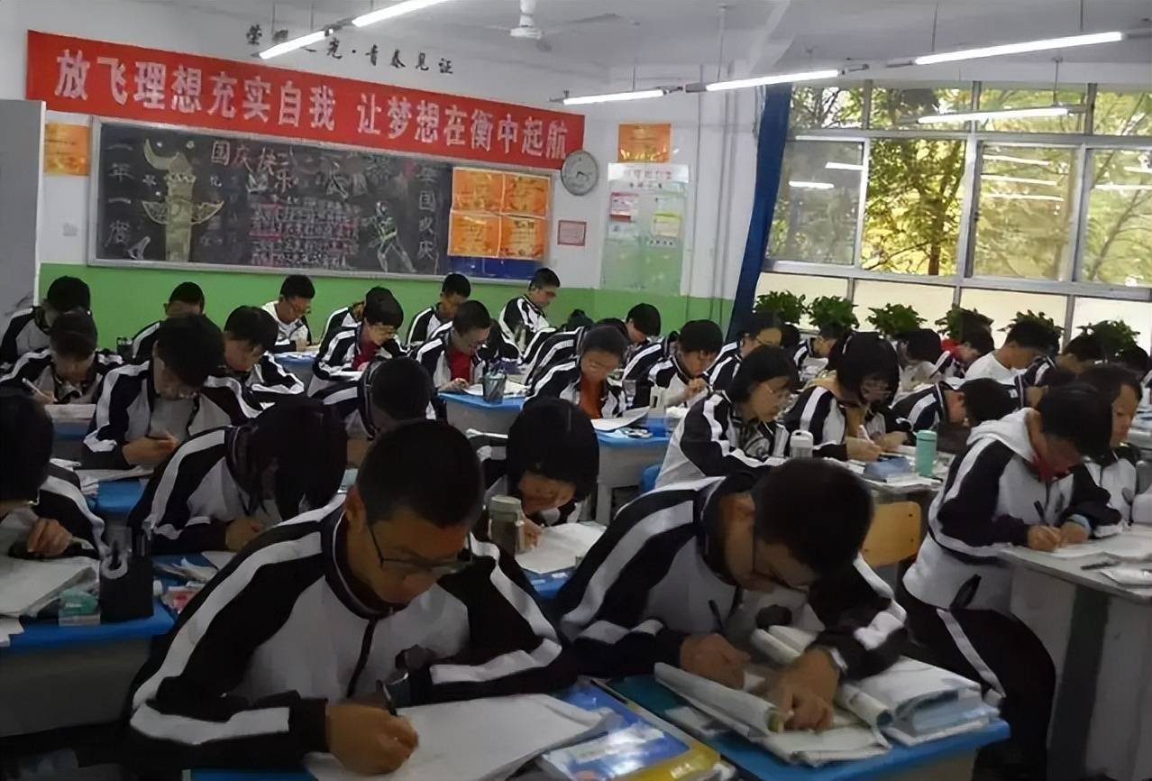 原创超级中学神话将破灭频频打造升学神话网友亡羊补牢