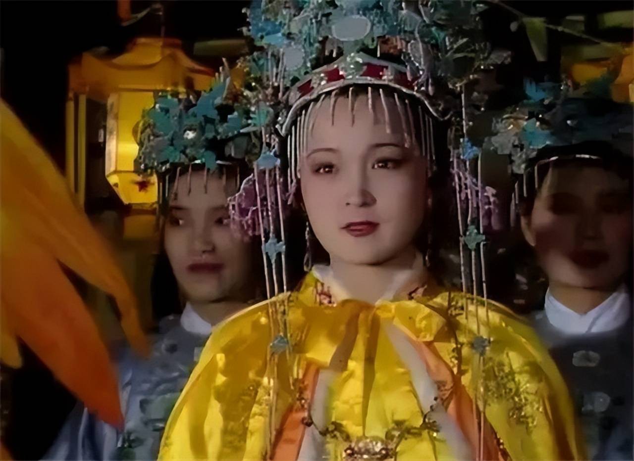 原创贾家最大靠山是谁并非贾元春而是红楼梦中只出现两次的老太妃