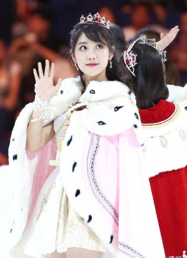 李艺彤的脸再惹争议!尖下巴双眼皮被指撞脸刘梓晨_snh_网友_脸型