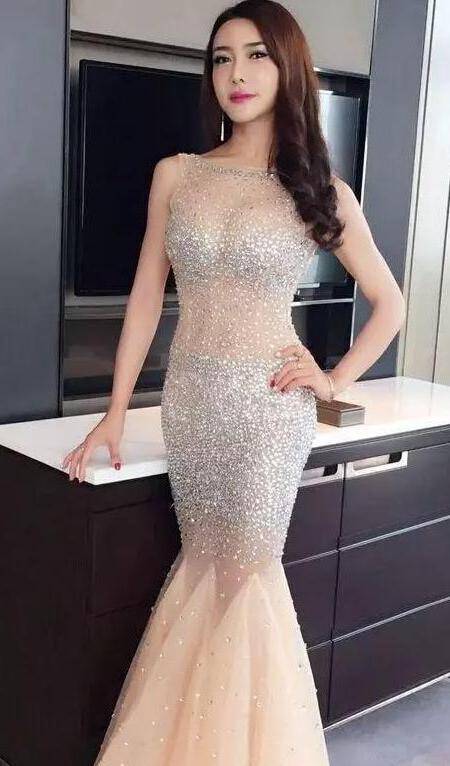 原创最美潘六姐龚玥菲1婚嫁侏儒2婚嫁巨人为捞钱生活混乱不堪