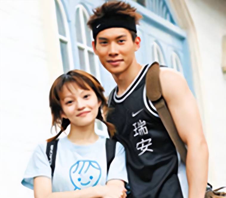 原创恭喜45岁颜行书晒父女合影宣布当爸曾与张韶涵传绯闻婚姻成谜