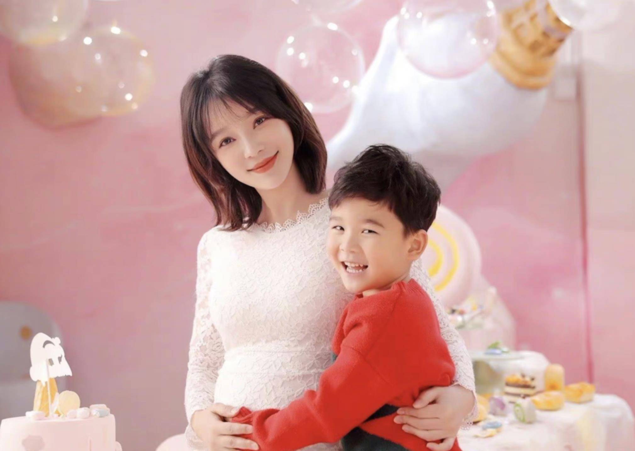 原创胡蝶嫁导演陆川7年生2娃独自产检长期分居如今幸福美满