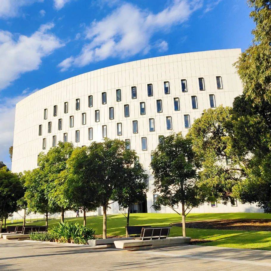 大专学历太尴尬迪肯大学专升硕课程mqp还提供16万奖学金