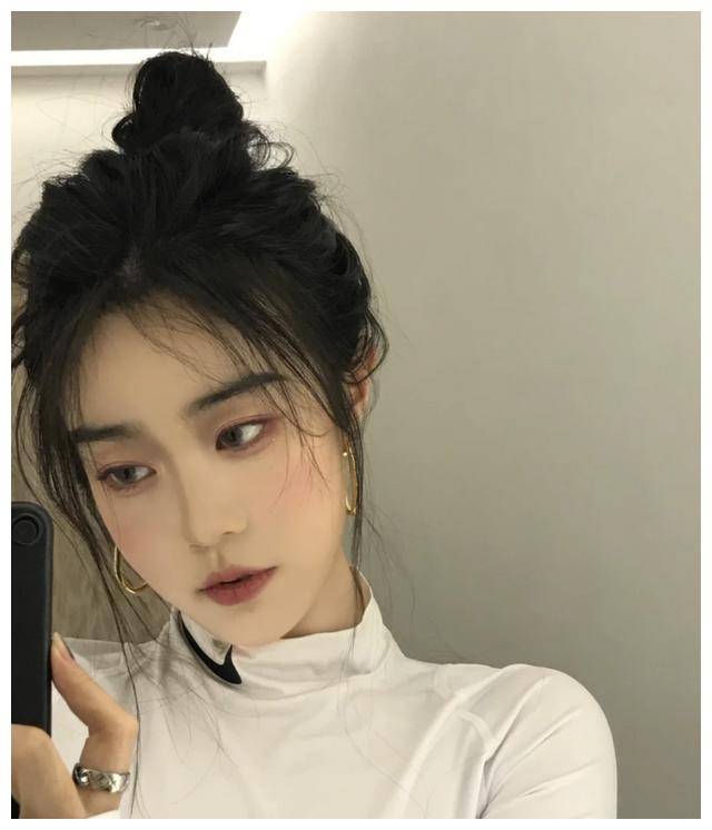 "丸子头"不时尚了,爱美的女生都选这4种头型,男生看了不想走_发型