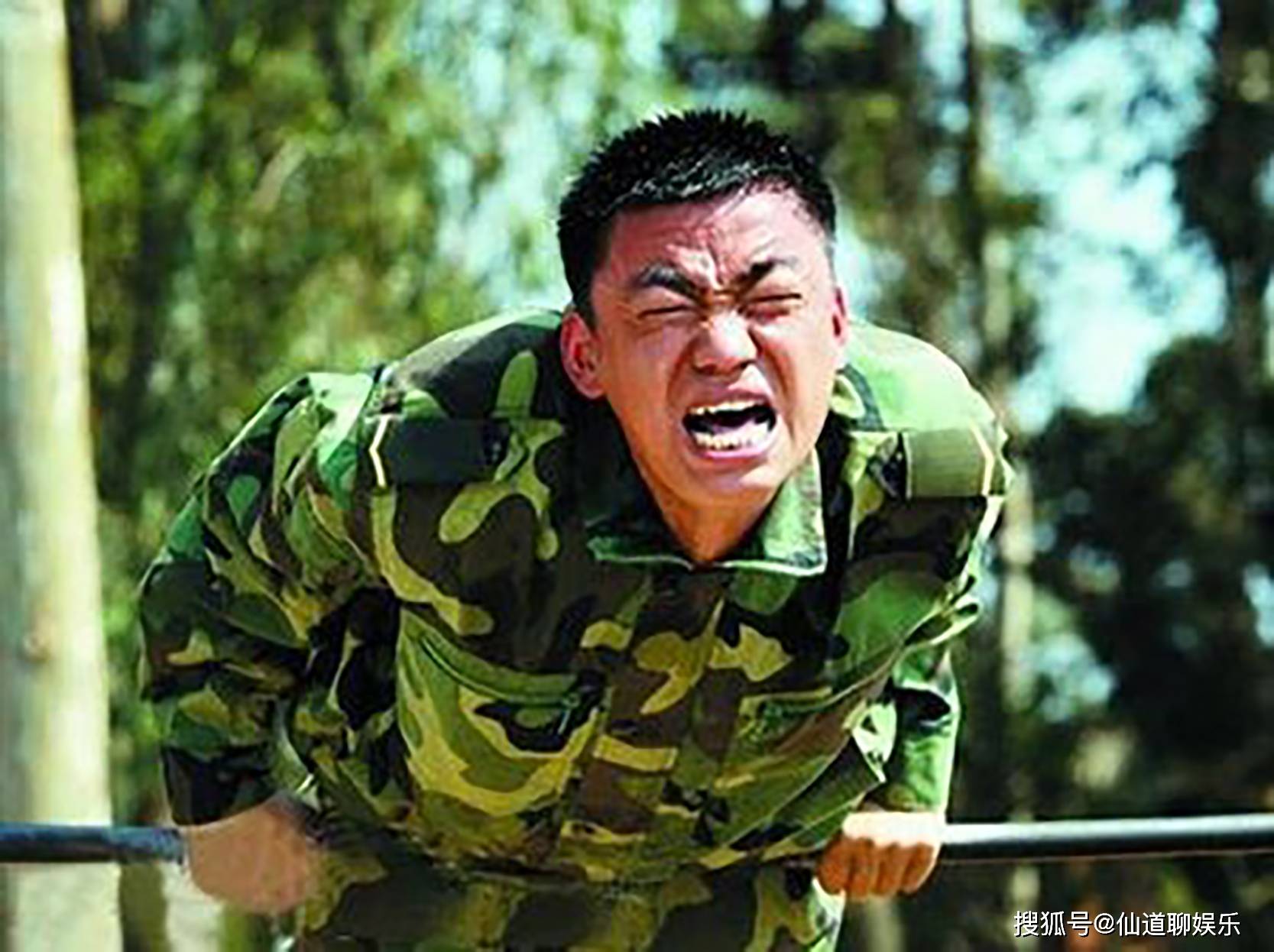 三看《士兵突击》原著:才懂甘小宁说"面包真好吃"时眼神的含义_许三多