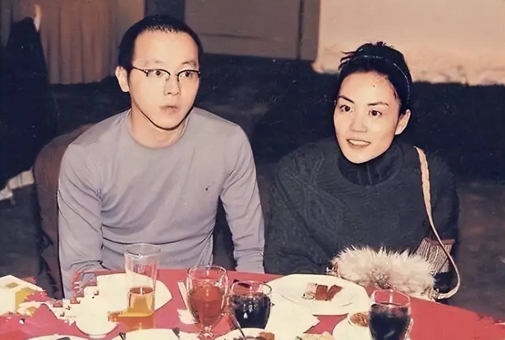 神仙窦唯两段婚姻伤人伤己拒绝了全世界但是对女儿的爱毋庸置疑