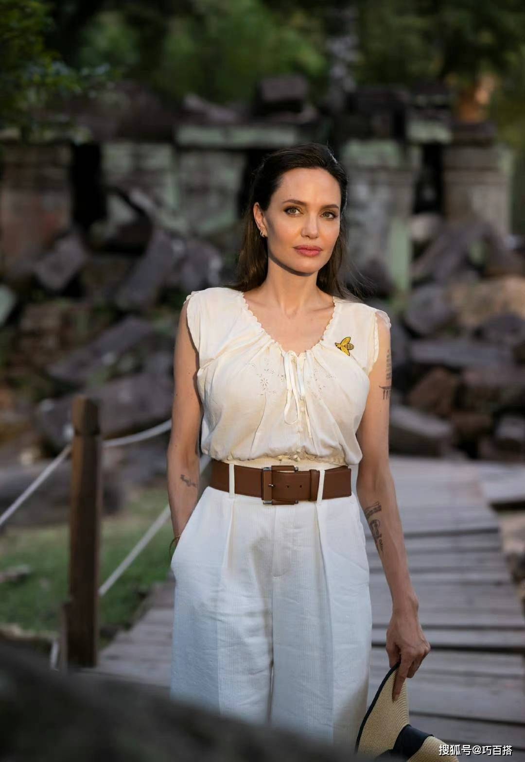 原创迷恋安吉丽娜朱莉是有原因的年近50岁还能这么美太少见了