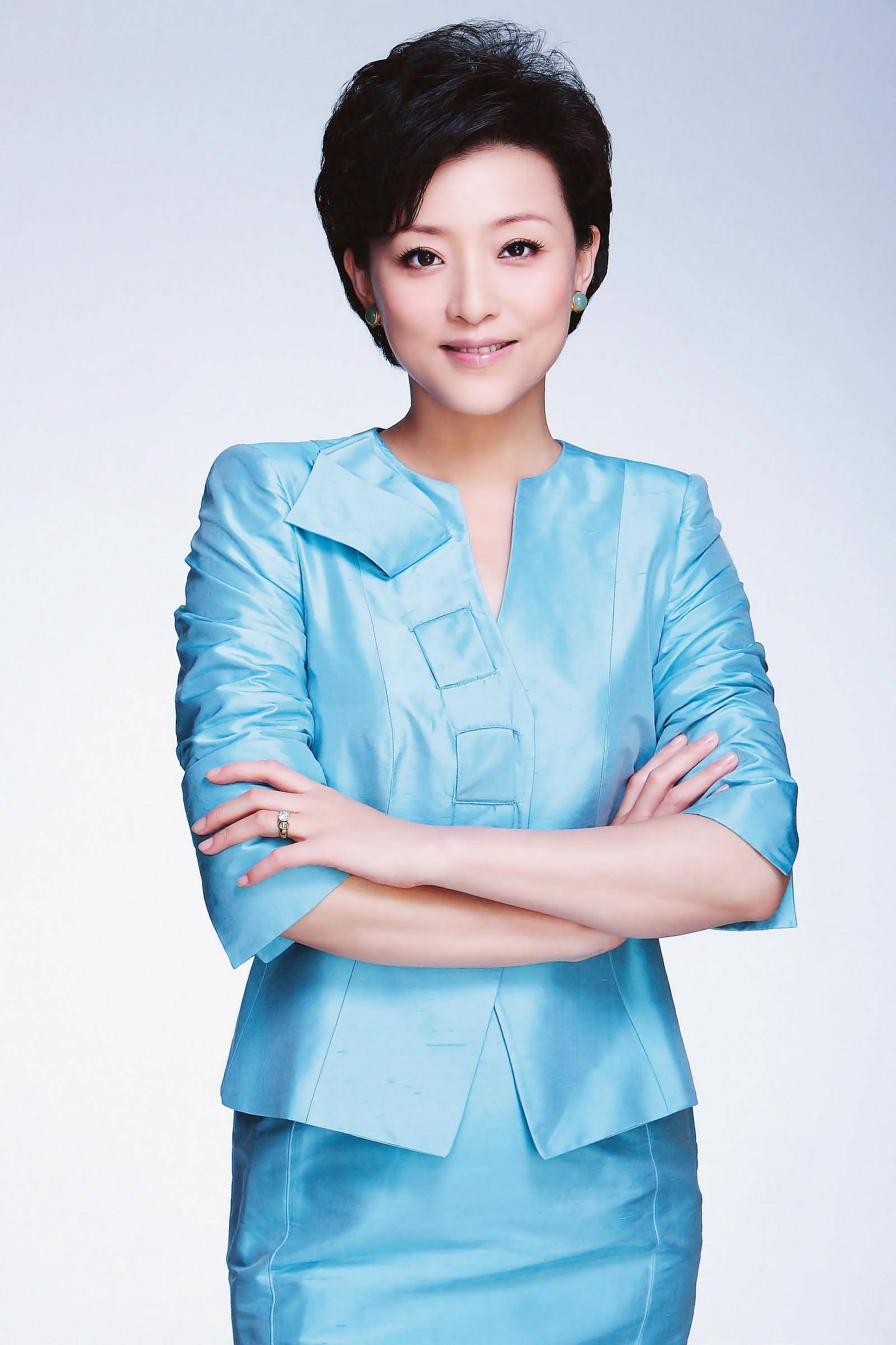 原创杨澜放弃央视铁饭碗与老公离婚嫁商业巨鳄51岁身价70亿