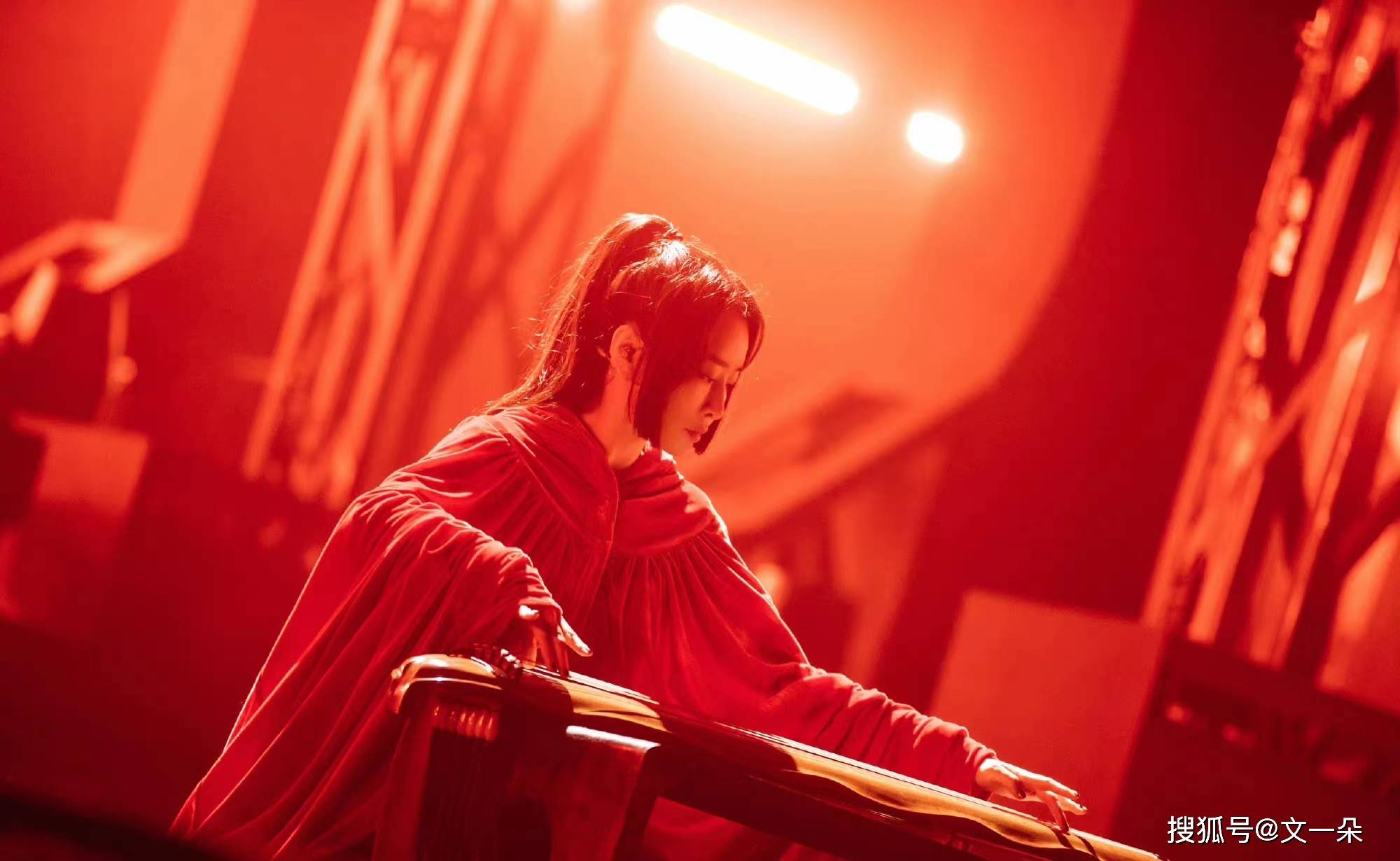 39岁王心凌在《乘风破浪》翻红,冠军徐梦桃和吴谨言成为挚友,张蔷好有