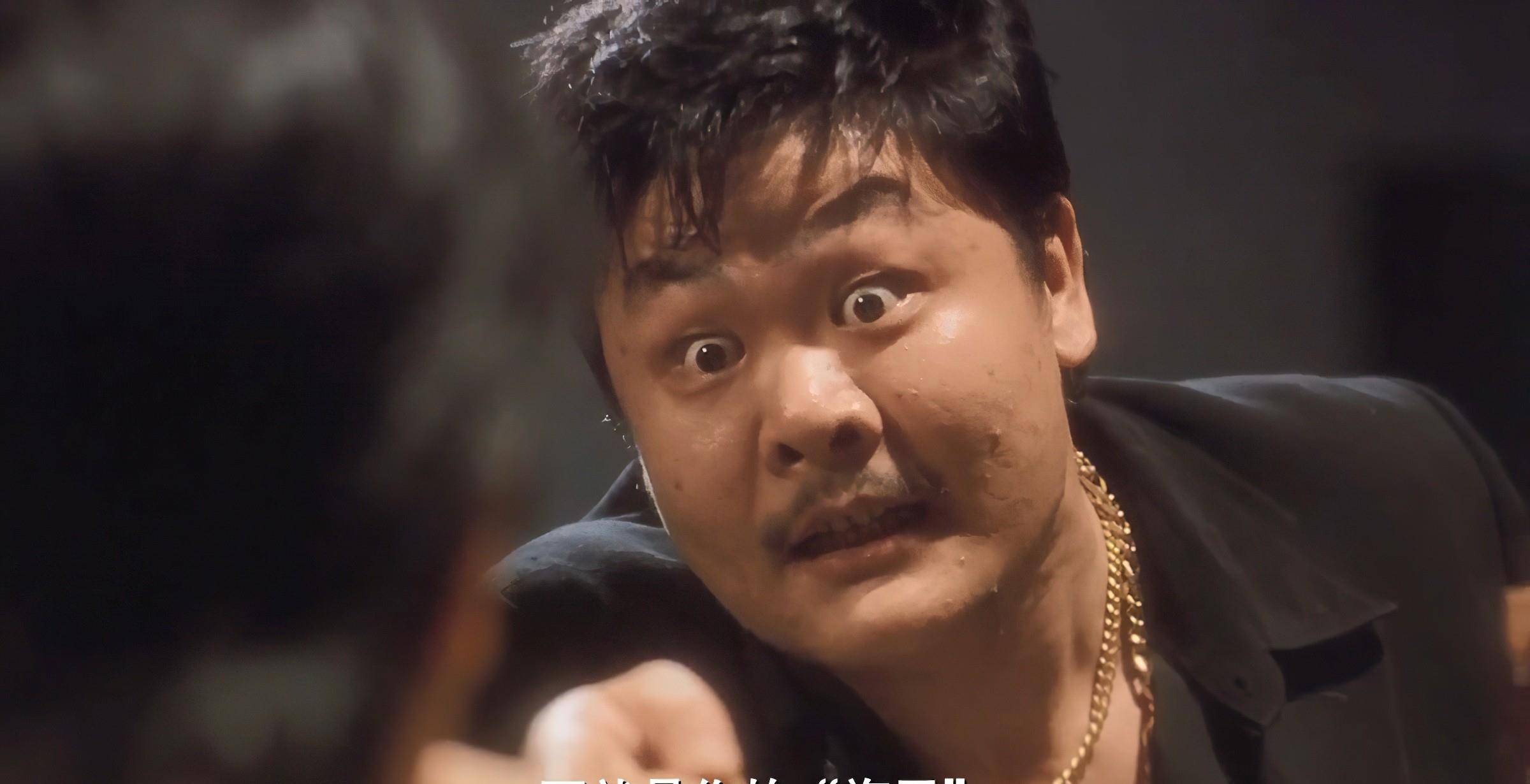 5 《功夫》《功夫》里林雪扮演"斧头帮二当家",经典桥段星星用了一招"