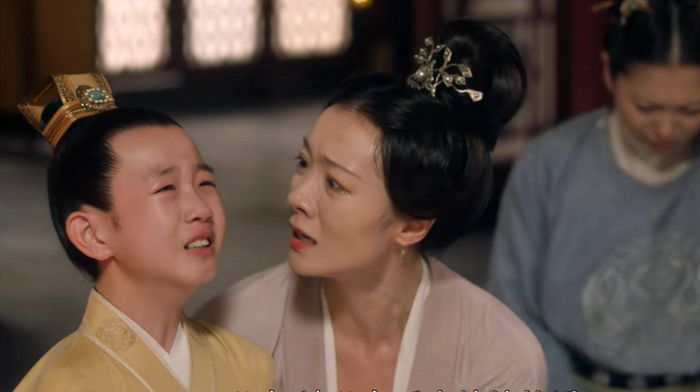 先来看看赵恒是怎么处理的,她先跑到郭妃那里,郭妃和皇子佑儿早有所闻