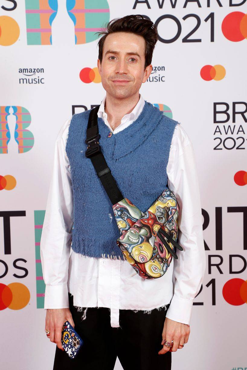 2021全英音乐奖现场美照啪姐霉霉哈卷造型惊艳数他最辣眼