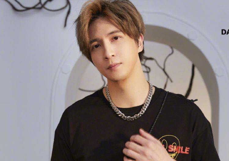 14年前这部剧太厉害了,只认出了李易峰,却没发现薛之谦!