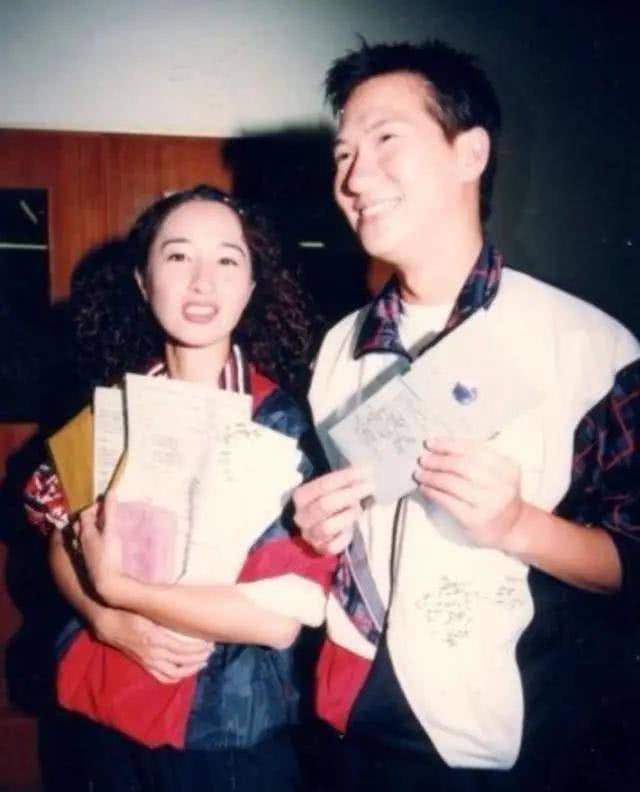 24岁香港时期的美人40岁下嫁跑龙套的男演员52岁培养出5届影帝