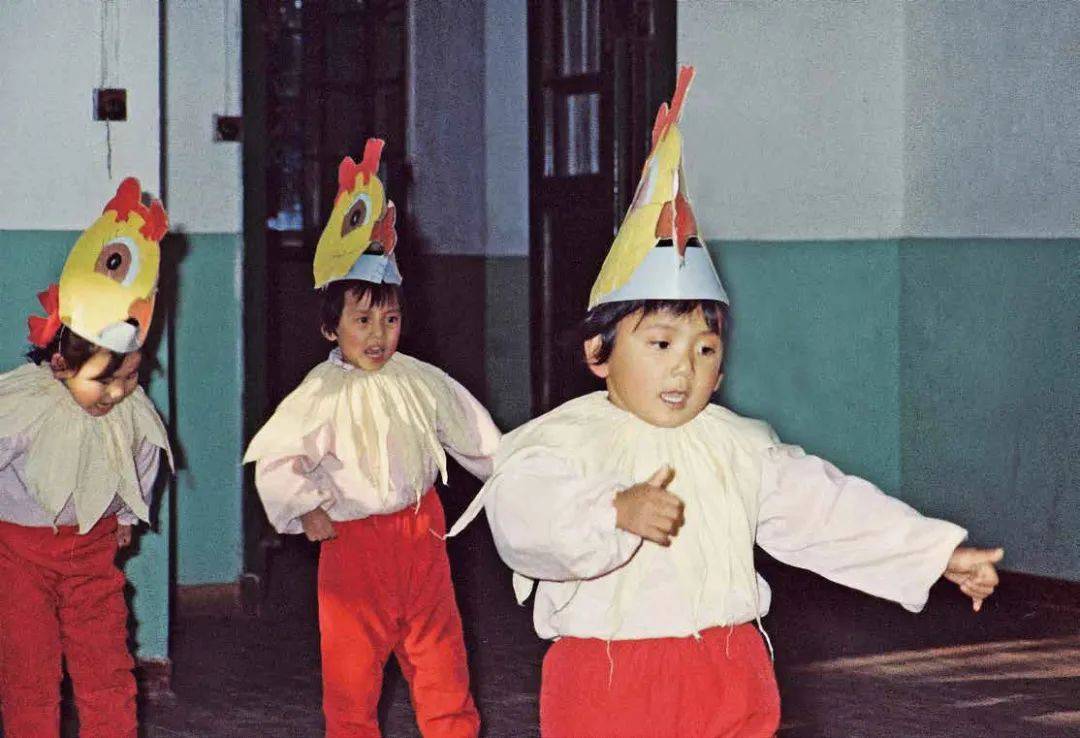 不同摄影师镜头下的80年代,带你重返童年时光_儿童节看那些年陪伴我们