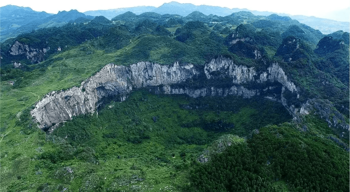广西发现巨大天坑,深192米内藏原始森林,天坑有何研究价值?_喀斯特_世界_中国