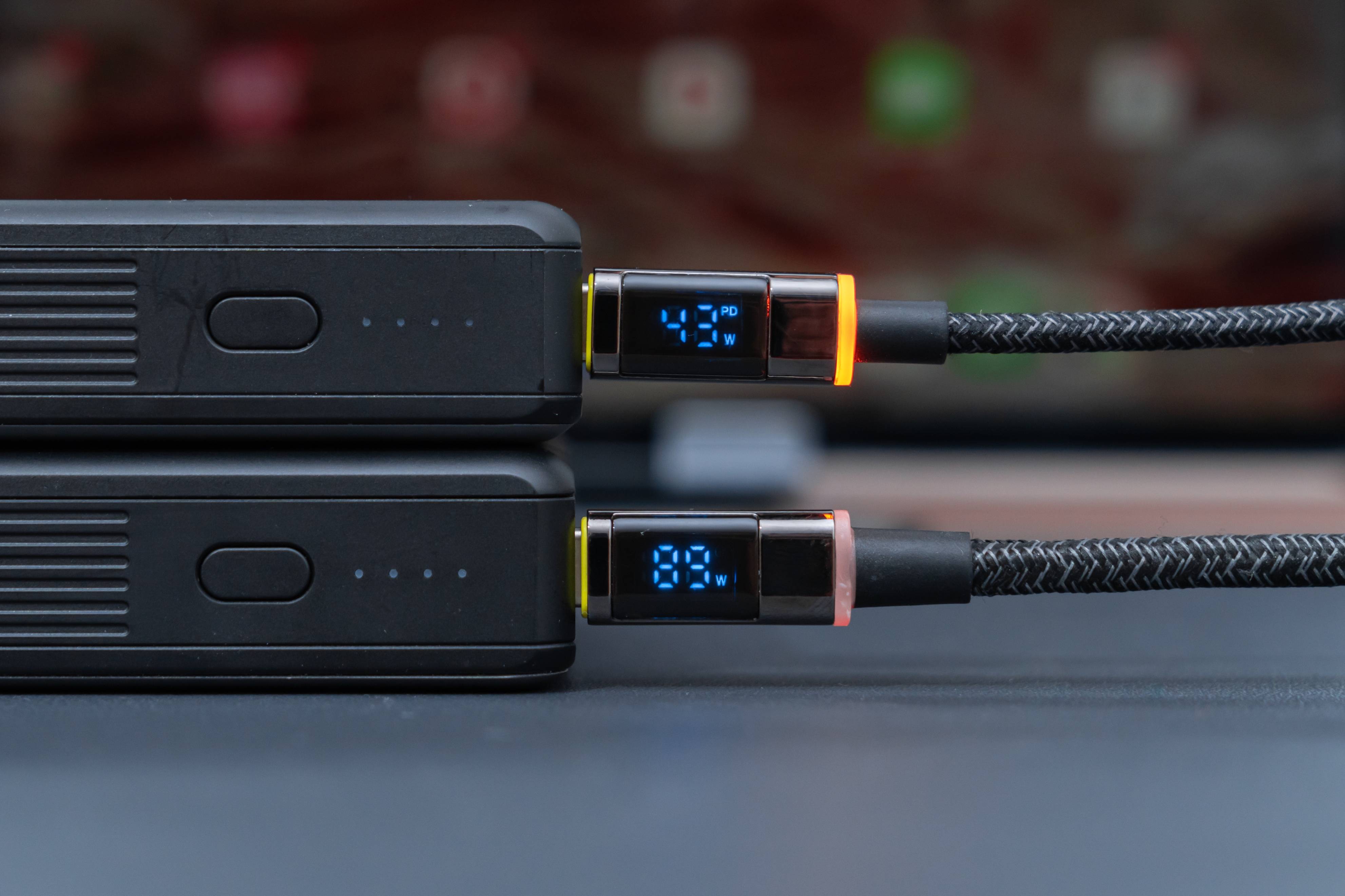 Aohi 数显快充线原来这么好玩?兼评 40W 双 C 口充电器