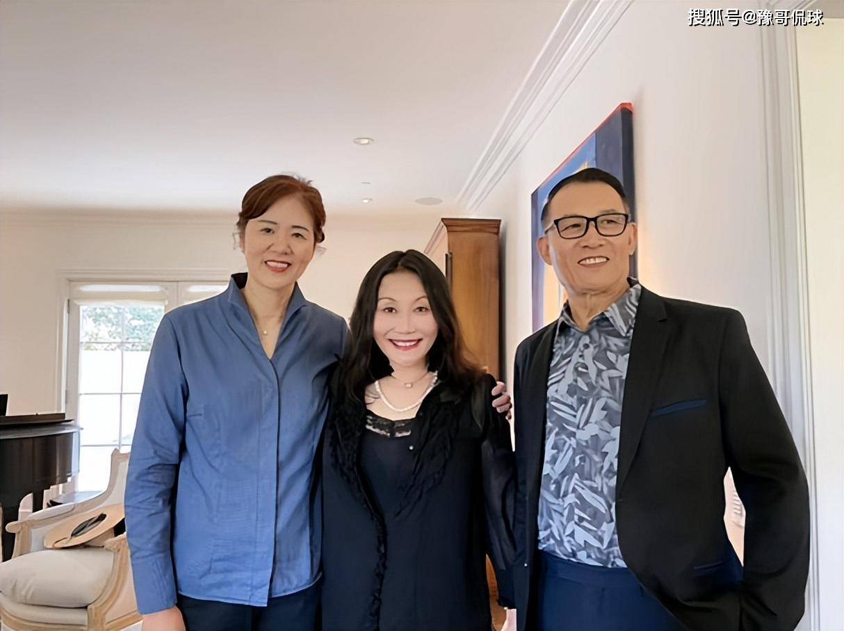 原创恭喜郎平在美国做奶奶了女儿白浪美国国籍二婚老公身材挺拔