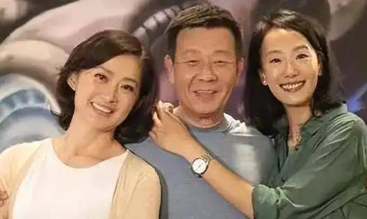 原创寇世勋父子罕同框38岁寇家瑞高大帅气女儿已2岁仍未娶女友