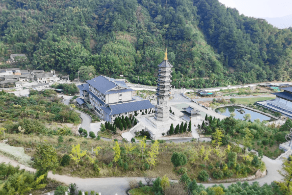 原創浙江寧波溪口鎮有一座千年古寺位於蔣介石的故鄉還是佛教名山