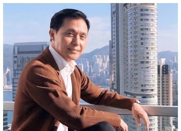 “不务正业”去拍戏，熬到40岁因“慕容复”爆红，如今他怎样了？_张国强_香港_演出