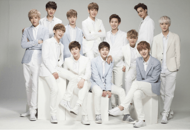 exo-k韩国)经过一年的训练,鹿晗加入exo-m开始以组合的形式出道