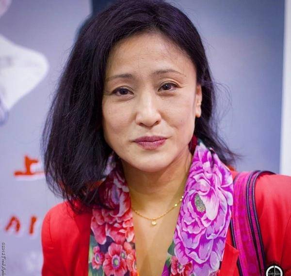 因韧带撕裂打星梦碎,今靠成龙名气赚钱_大岛由加利_时候_动作