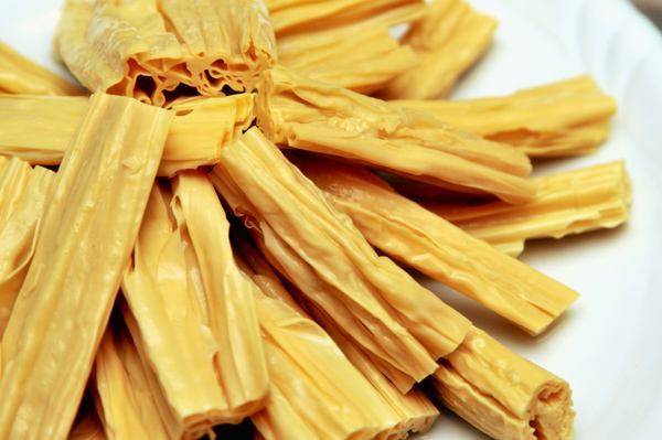 原创夏天腐竹好吃营养高这样做不炒不烧上桌就光盘比肉还好吃
