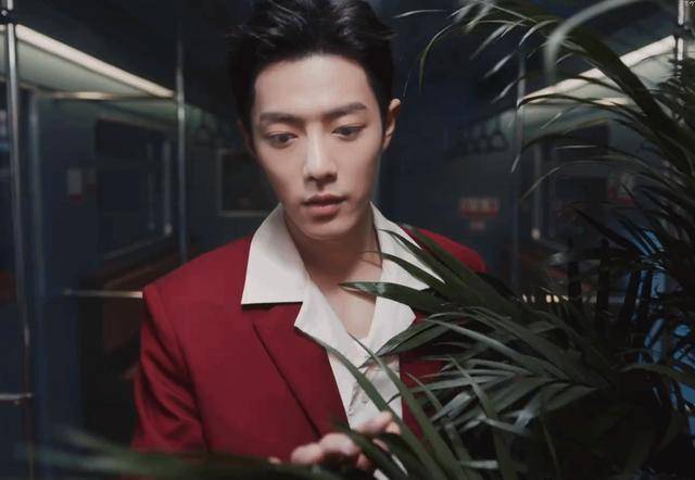 原创肖战新造型油头粉面wetv敲定最安全代言人肖战杨幂等