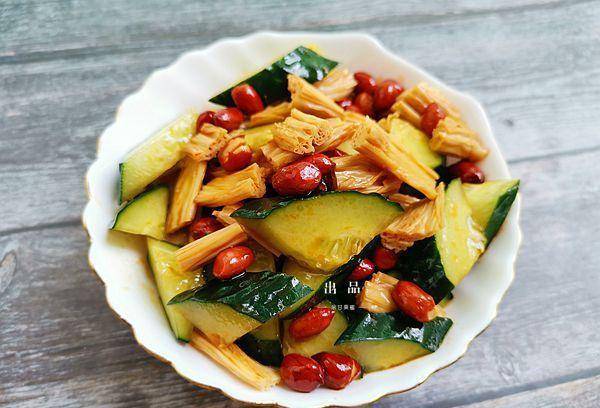 一道快手凉拌菜,三种食材,拌一拌,爽口开胃,5分钟内做好上桌_腐竹