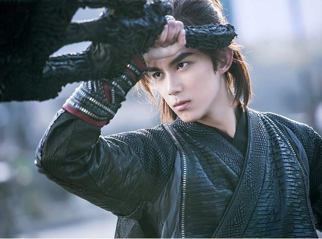 原创海报被撤直播叫停角色被换吴磊陷入撕番的争议很无解