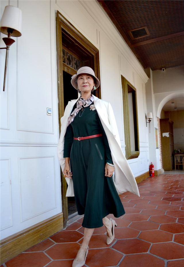 原创时尚与年龄无关4位老太太美成一道风景重新定义中国奶奶
